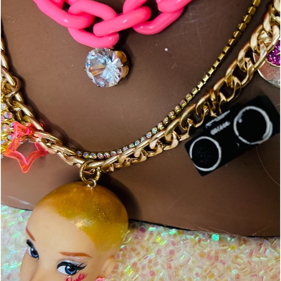 Barbie Necklace - Picture 10 of 10